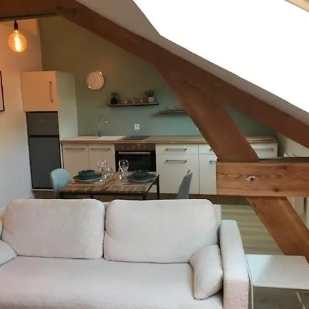 Charming In The Heart Of Old Town Apartment *